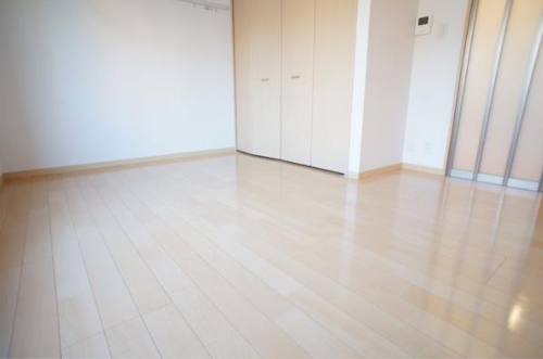 居室・リビング　7帖のきれいな洋室。