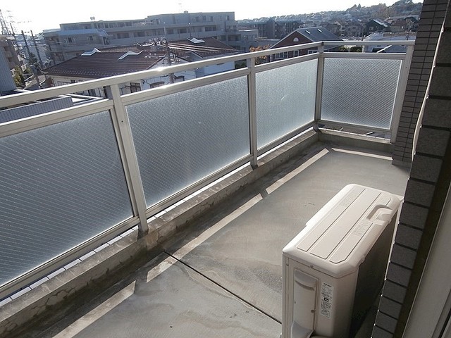 バルコニー　前回募集時の写真です。現況優先