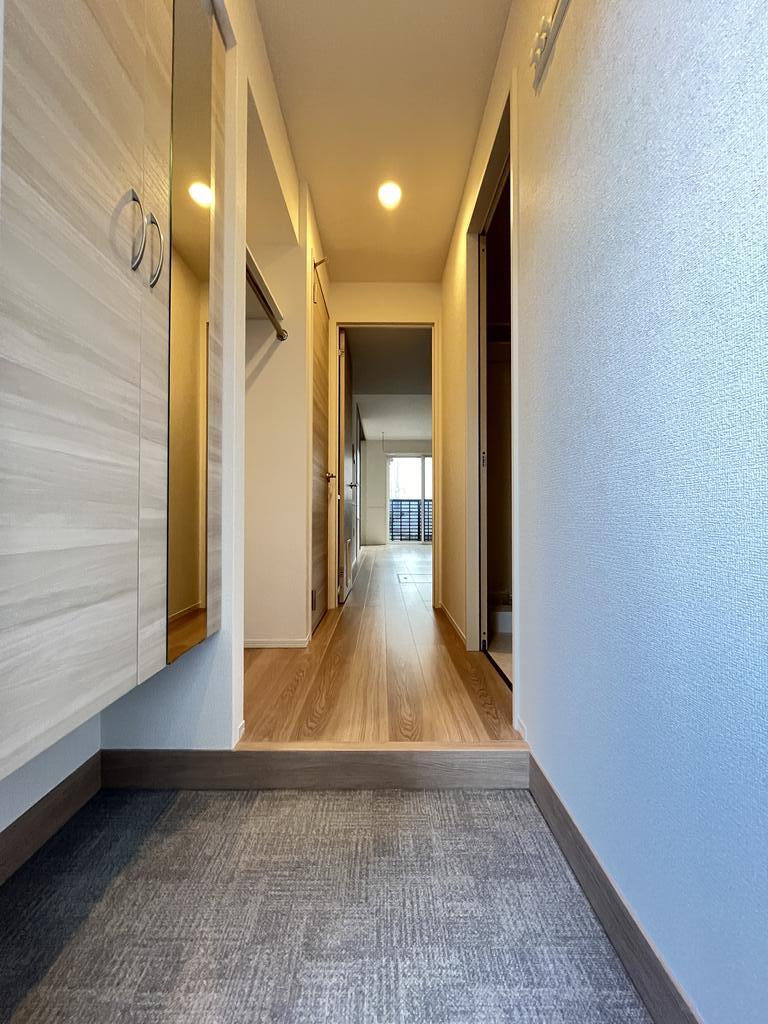 玄関　※同タイプ写真