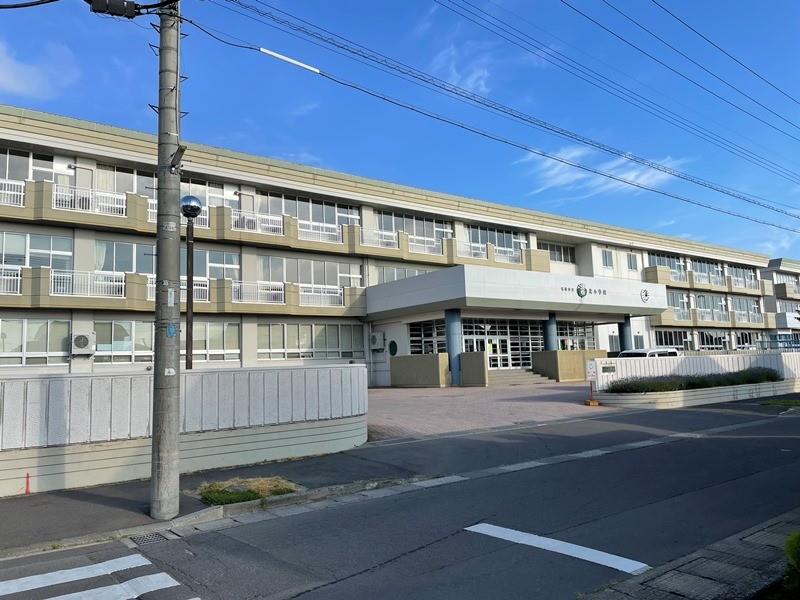 小学校　弘前市立北小学校（小学校）まで339m
