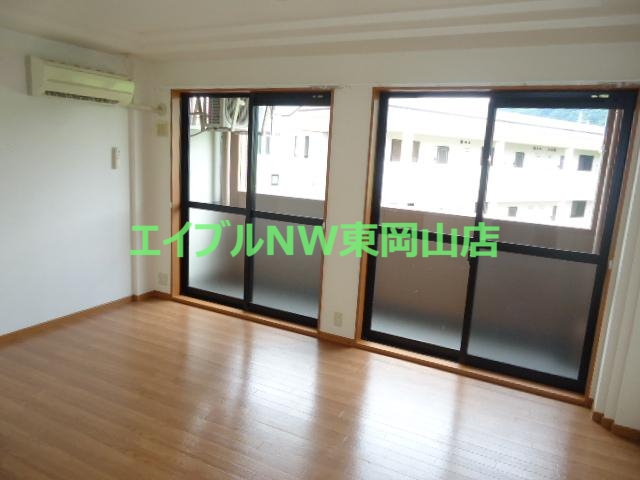 居室・リビング　リビング