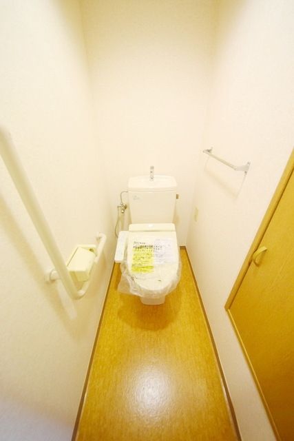 トイレ　ウォシュレット付き♪