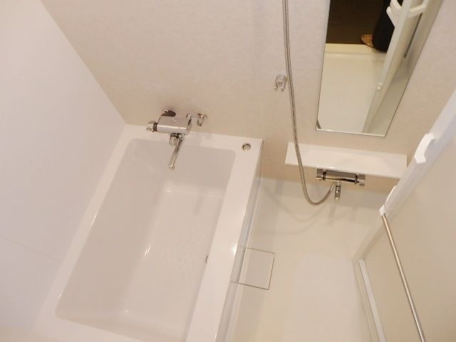 バス・シャワールーム　広々バスルーム