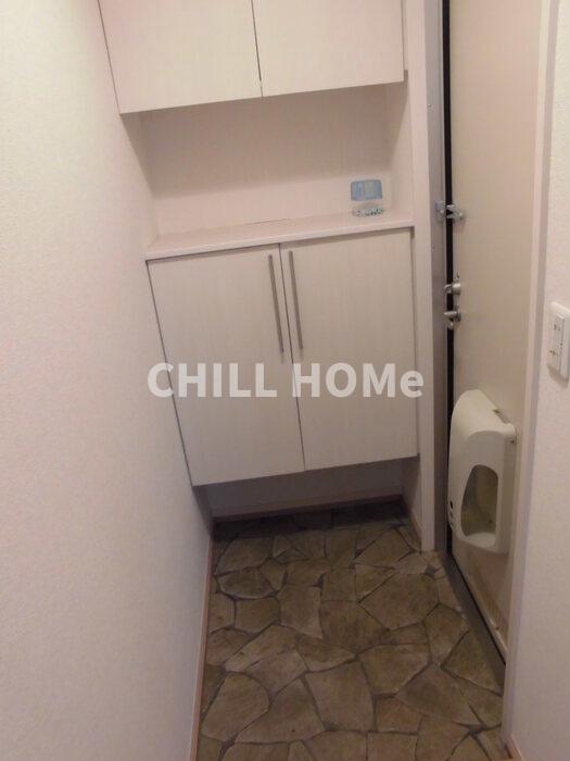 玄関　当社、チルホームのHPもご覧ください(^^)/物件情報多数♪