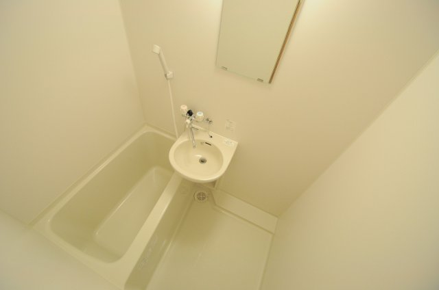 バス・シャワールーム　浴室乾燥機付き