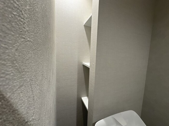 トイレ　トイレ収納棚