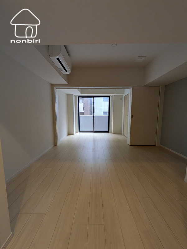 居室・リビング　ソファーも十分におけます