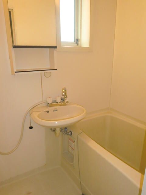 バス・シャワールーム　現況優先