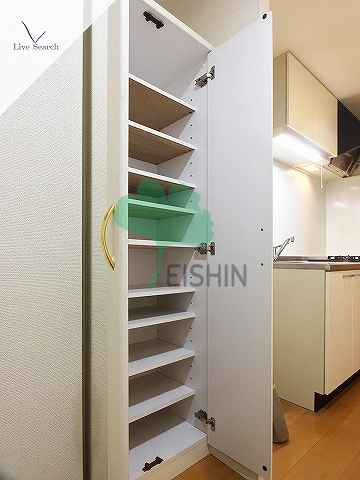 玄関　下駄箱もしっかりついてます！