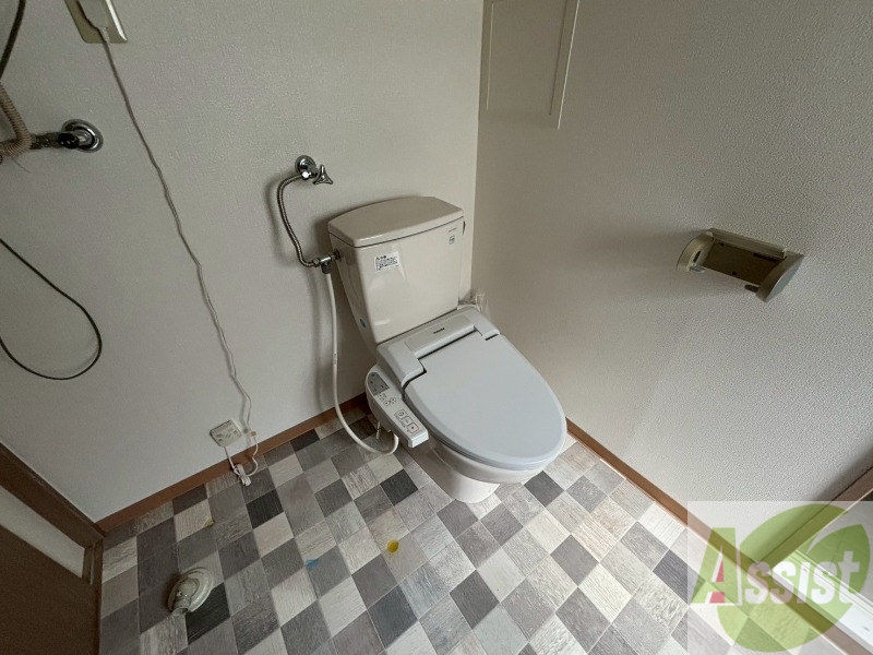 トイレ　ウォシュレット機能がついたトイレ。安心して使用できますね。