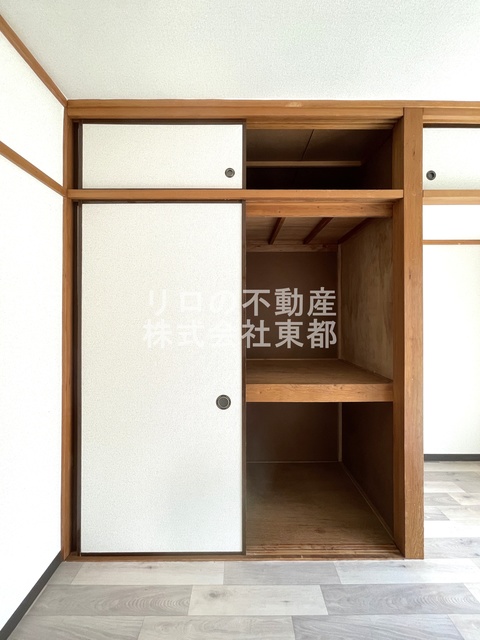 収納　押入れタイプはお荷物が多い方も安心の収納力です☆