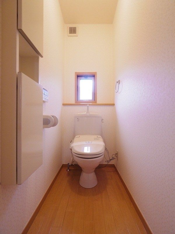 トイレ　※同仕様写真です