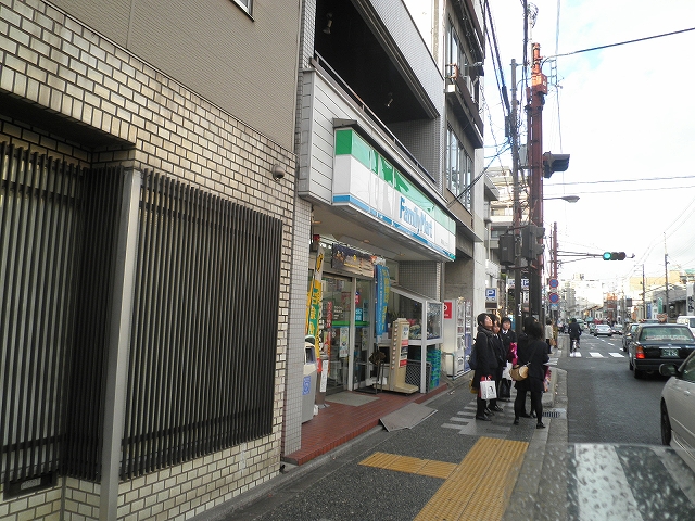コンビニ　ファミリーマート 塚本祇園東山店（コンビニ）まで96m
