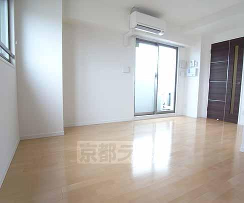 居室・リビング　広々したお部屋です。