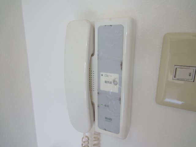 セキュリティ　別号室の写真です（反転）