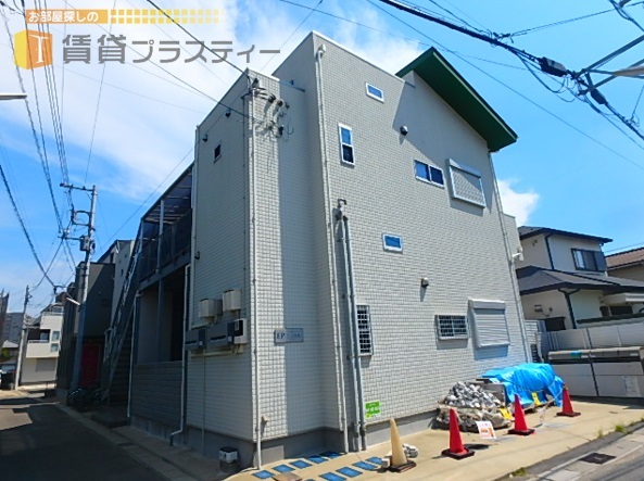 建物外観　セブンイレブンを曲がればＥＰガーデン。この立地、プライスレス
