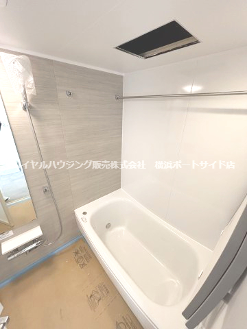 バス・シャワールーム　※修繕中の室内写真になります。