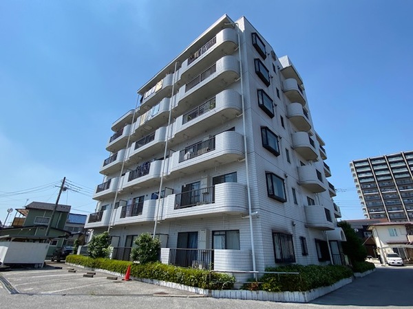 建物外観　鉄筋コンクリート