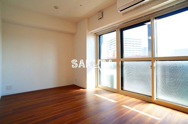 居室・リビング　開放感のあるゆったりとしたお部屋です♪
