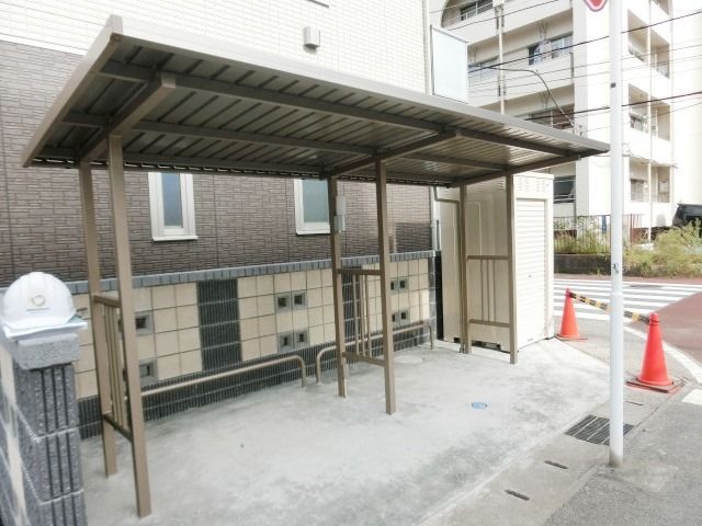 駐車場　敷地内駐輪場ございます。