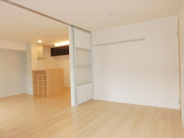 その他部屋・スペース　リビングと洋室を繋げても良いですね