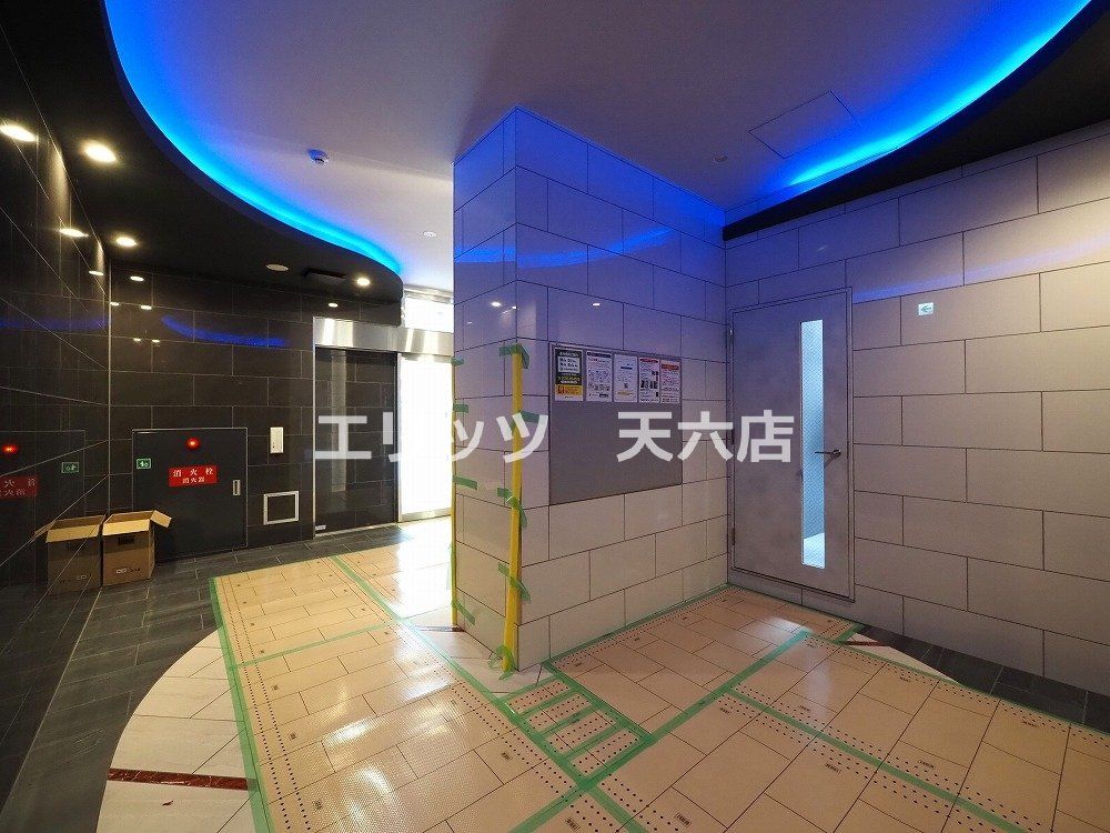 エントランス　エントランス