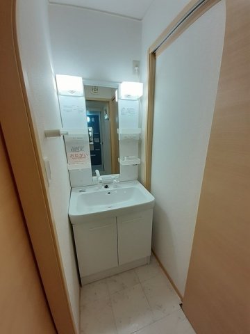 洗面設備　コンパクトで使いやすい洗面所
