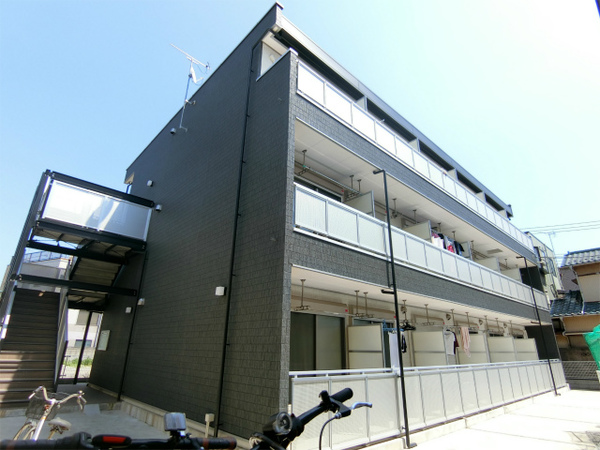 建物外観　セキュリティ標準装備のマンションです