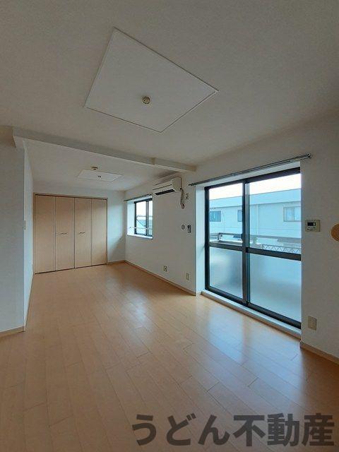 居室・リビング　うどん県のお部屋探しはうどん不動産へ うどんちゃんとLINE