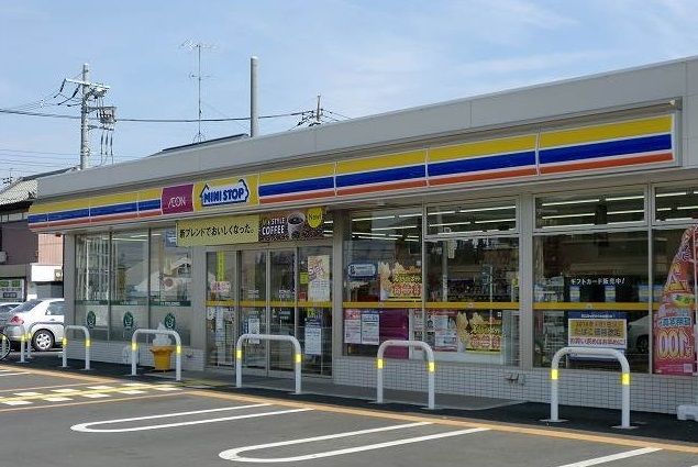 コンビニ　ミニストップ（コンビニ）まで900m