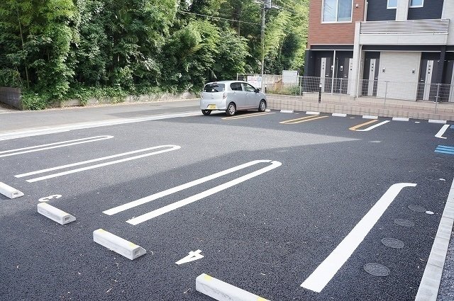 駐車場　車をお持ちの方に嬉しい駐車場付きの物件です