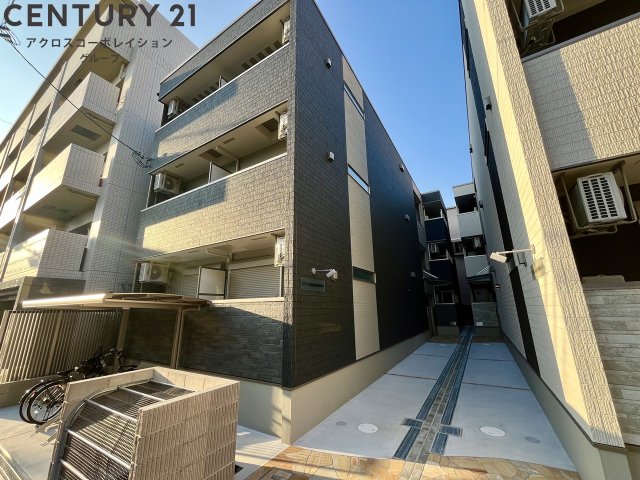 建物外観　オートロック・防犯カメラ付きで安心です！