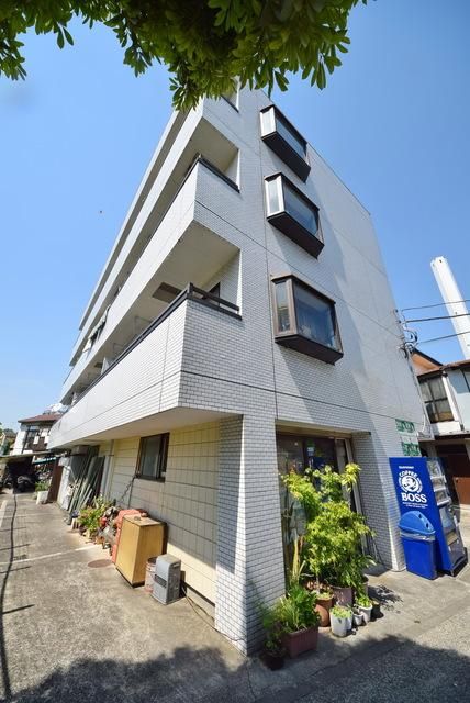 建物外観　鉄骨造マンション