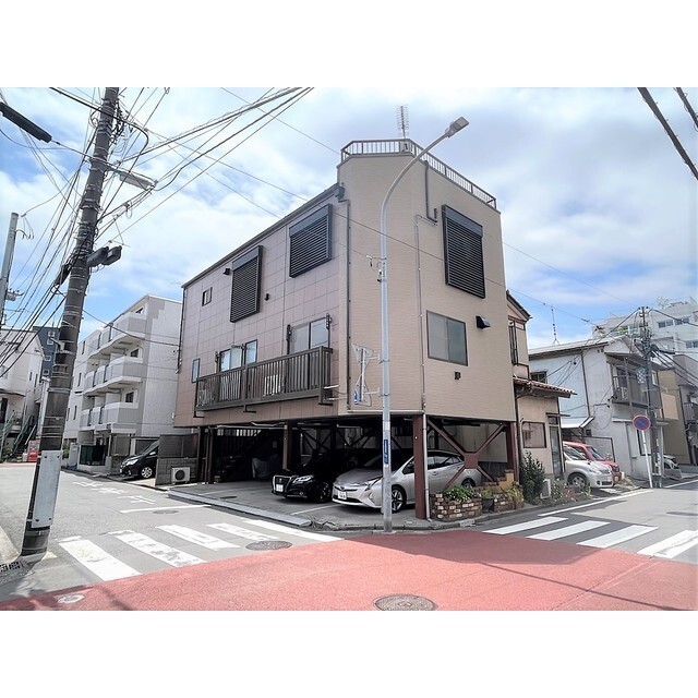 建物外観　近くには洪福寺松原商店街もありますよ