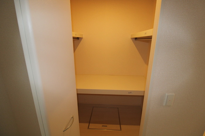収納　この写真の反転タイプです。