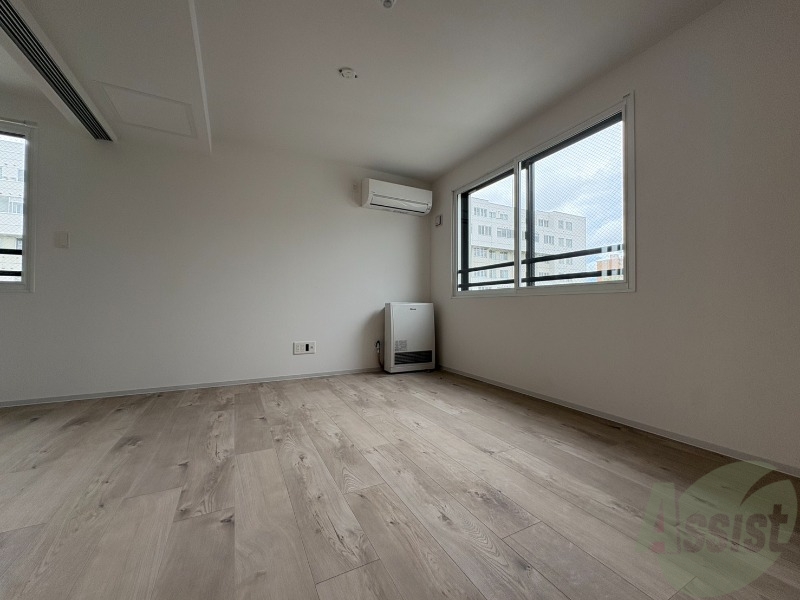 居室・リビング　広くてキレイなお部屋が広がっていて、充実した生活が送れそう。