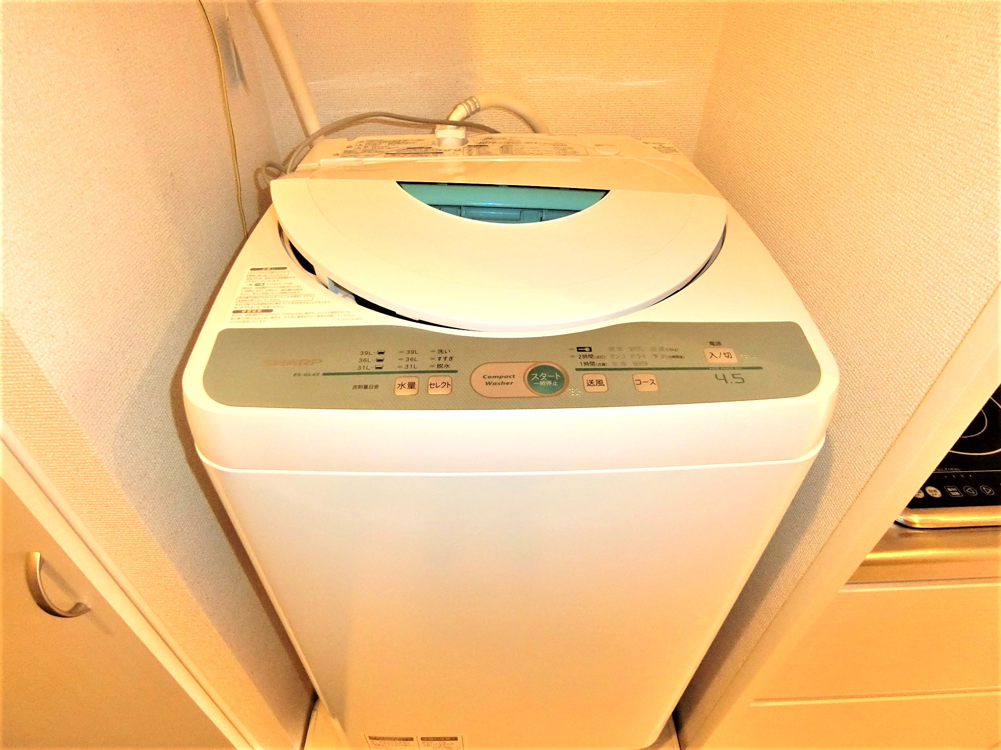 セキュリティ　室内に全自動洗濯機を完備です☆