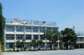 小学校　練馬区立上石神井小学校（小学校）まで1903m