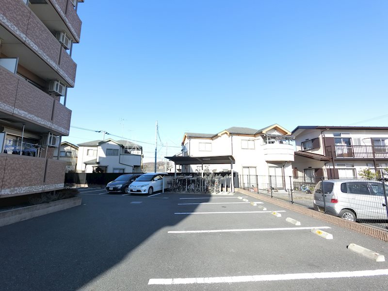 駐車場　敷地内ごみ置き場♪