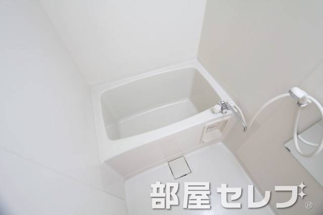 バス・シャワールーム　お風呂でゆったりと。他号室の写真です。