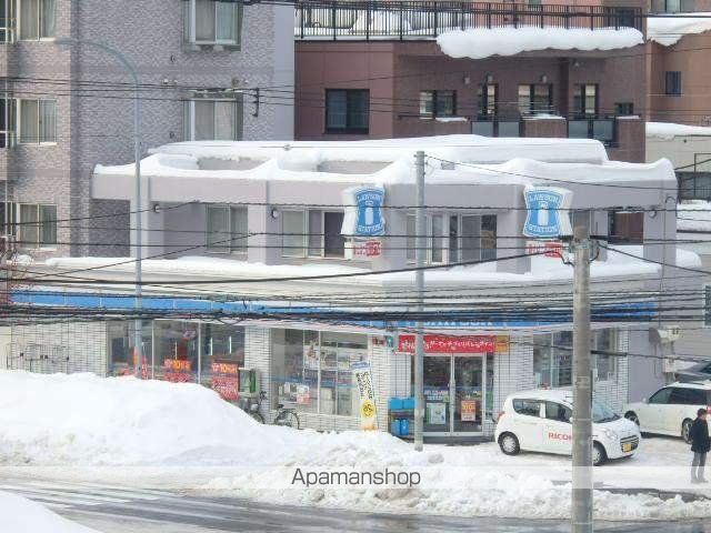 コンビニ　ローソン（コンビニ）まで138m