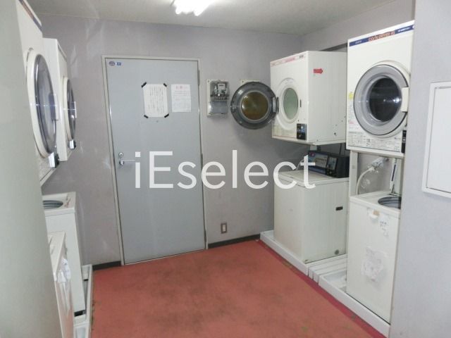 その他設備　コインランドリーが１Ｆにございます。
