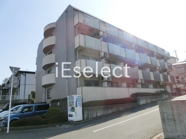 建物外観　逆側はこんな感じ。