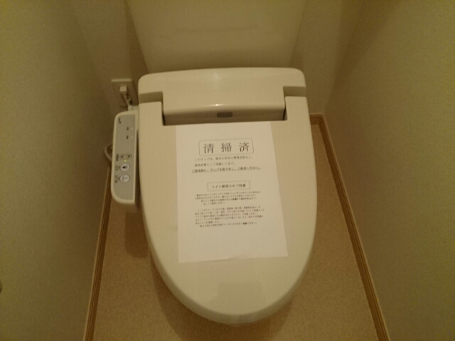 トイレ　温水洗浄便座