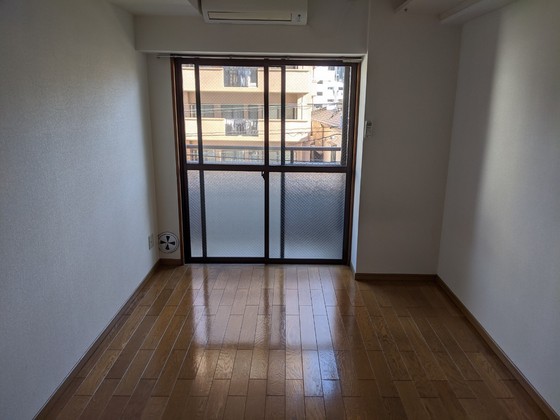 居室・リビング　※別部屋の写真です