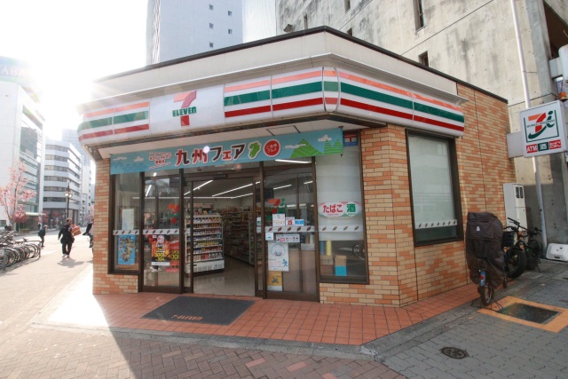 コンビニ　セブン-イレブン 名古屋栄二丁目東店（コンビニ）まで200m
