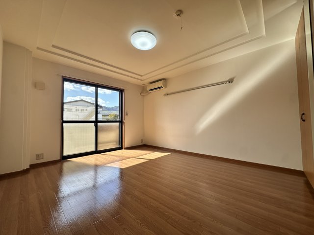 昴 すばるの居間写真