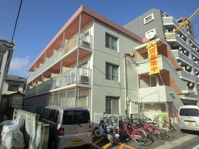 建物外観　３階建て物件です！日当たり良好！！