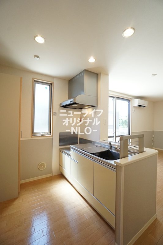キッチン　お料理をしながら会話を楽しんだり、ペットの様子を見守れます☆