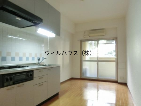 居室・リビング　室内きれいです！